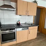 Gaestehaus Beim Metzger / Am Nuerburgring Доттинген