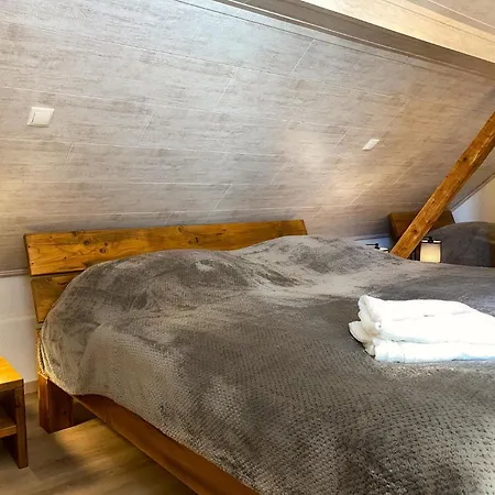 Gaestehaus Beim Metzger / Am Nuerburgring Apartmán *