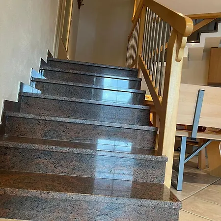 Gaestehaus Beim Metzger / Am Nuerburgring Apartmán Dottingen (Rhineland-Palatinate)